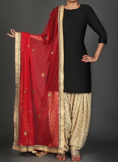 Latest Pakistani Indian Salwar Kameez Designs & Trends (38) - StylesGap.com