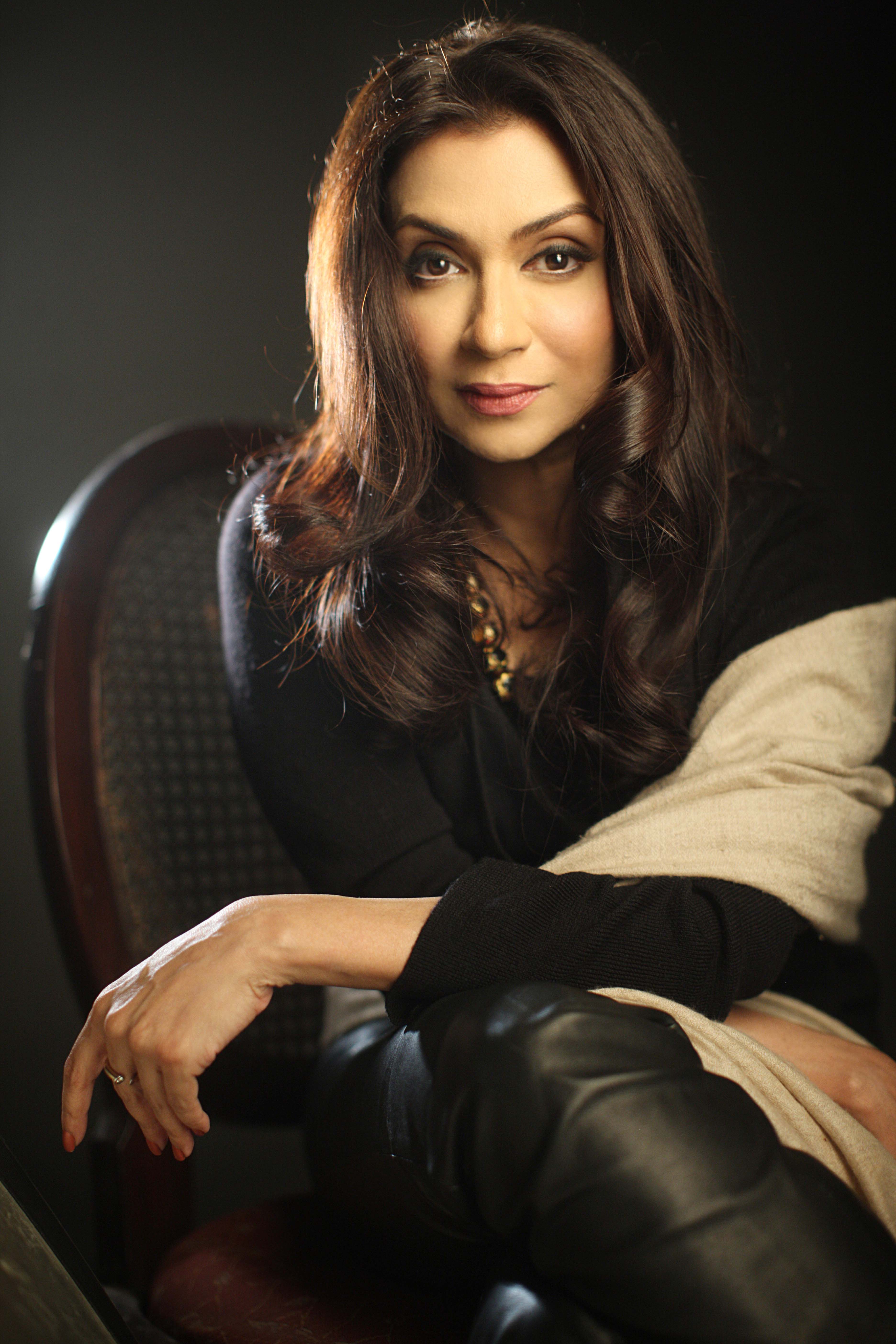 SPOTLIGHT INSPIRING WOMEN No 1 Fashion Designer In Pakistan