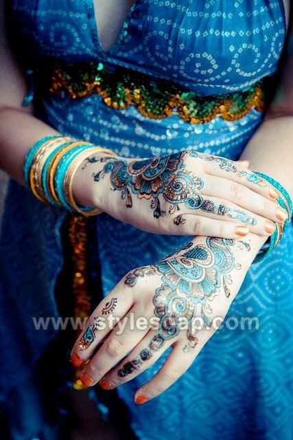 Blue Glitter Mehndi Designs (20)