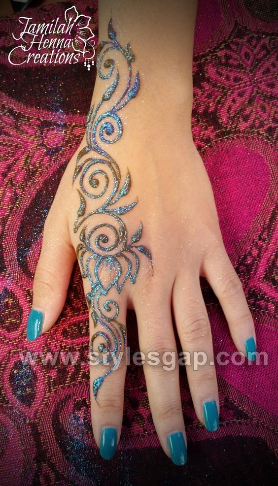 Light Glitter Mehndi Designs (1)