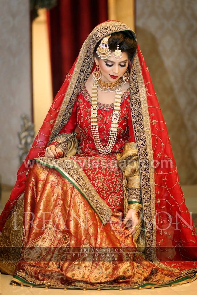 red lehenga pakistani bridal