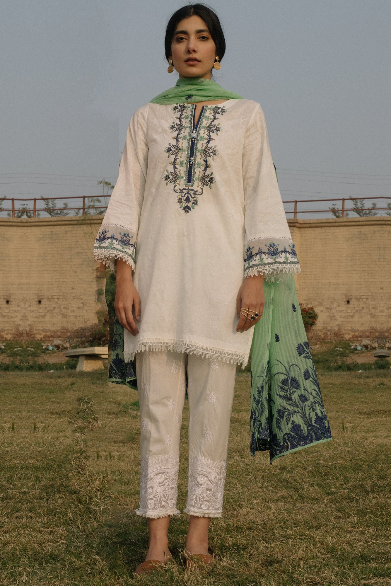 latest shalwar kameez design female 2019