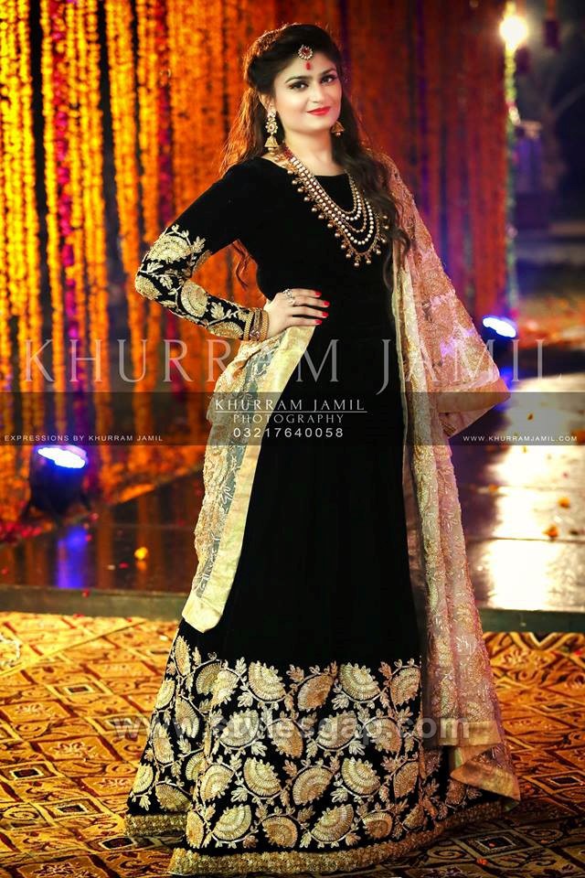 black and gold dress pakistani