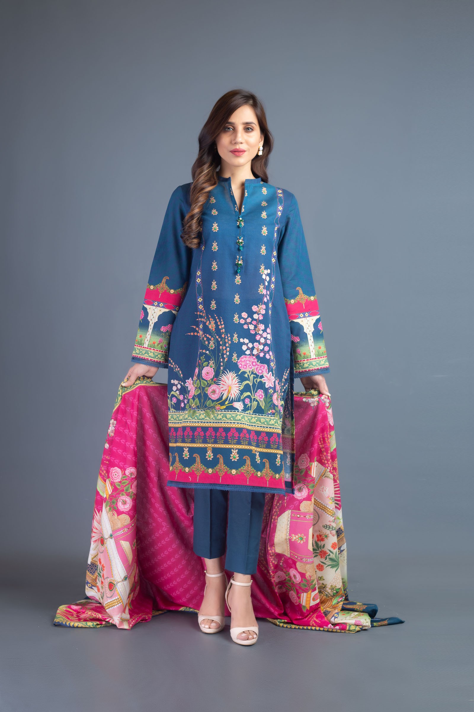Bareeze Luxury Winter Embroidered Dresses Shawls Designs