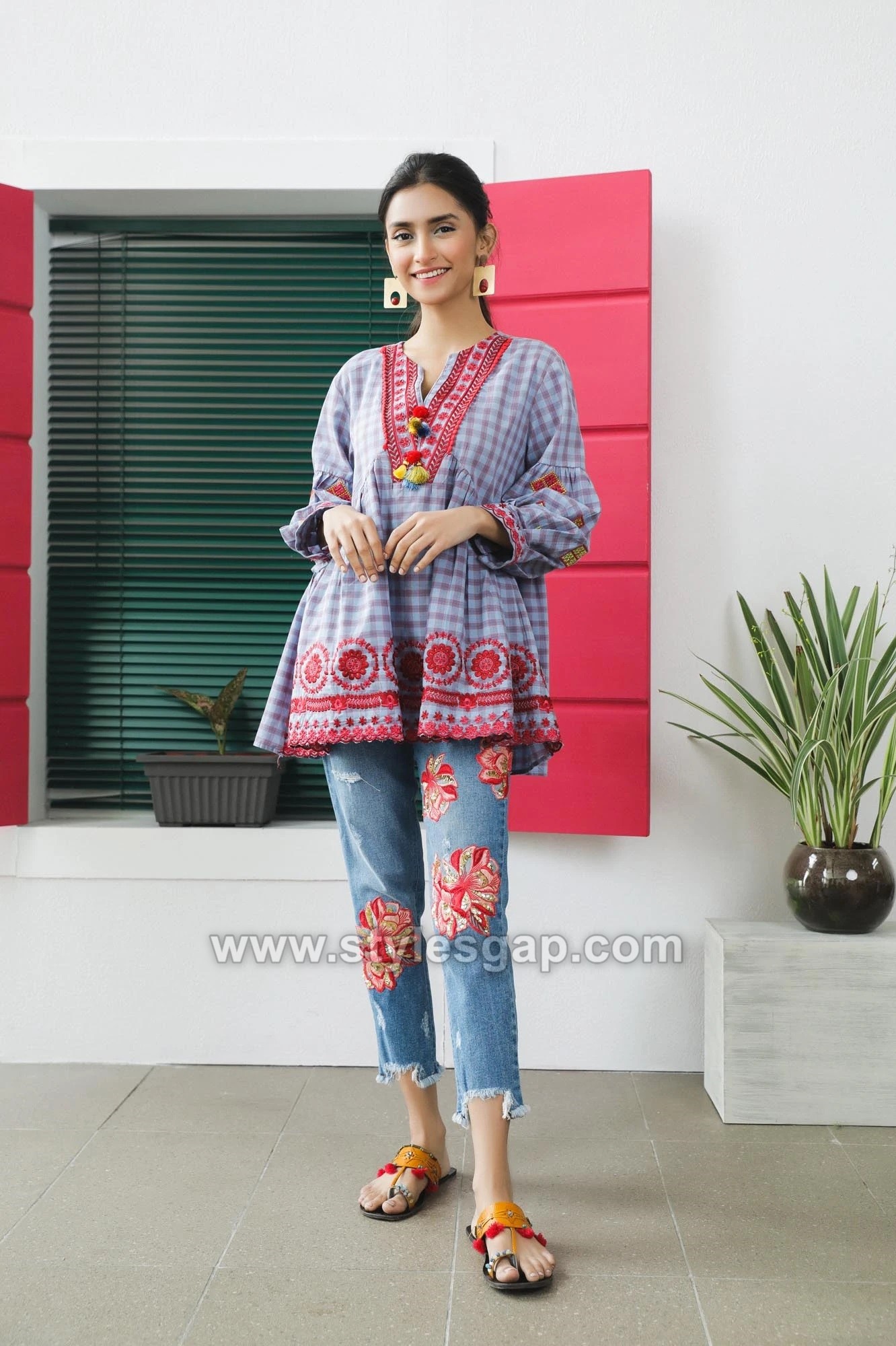 Smylee Pehlu Straight Cut Kurti Collection, this catalog fabric is slub  rayon,