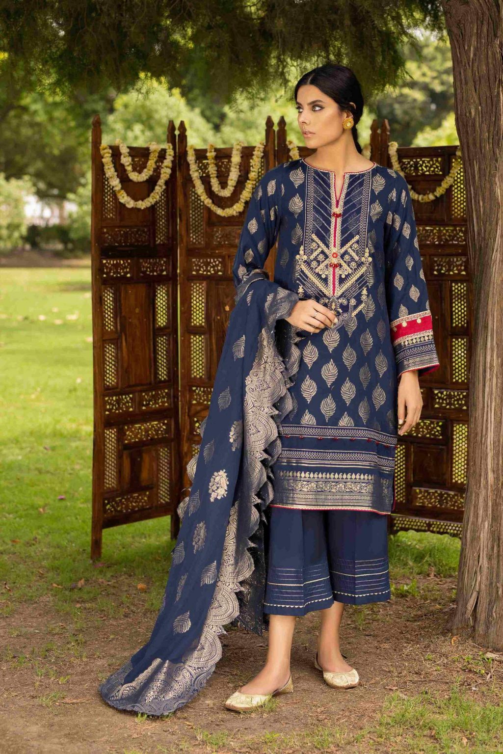 Sapphire Latest Eid Lawn Collection 20222023 Luxury Prints & Designs