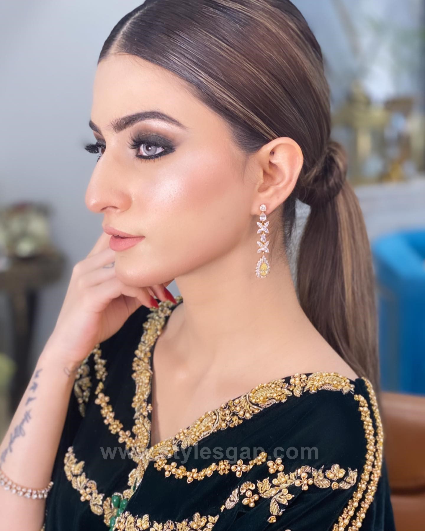 Latest Asian Party Wedding Hairstyles 2024-2025 Hairdo Trends | Bridal  mehndi dresses, Pakistani bridal dresses, Pakistani mehndi dress