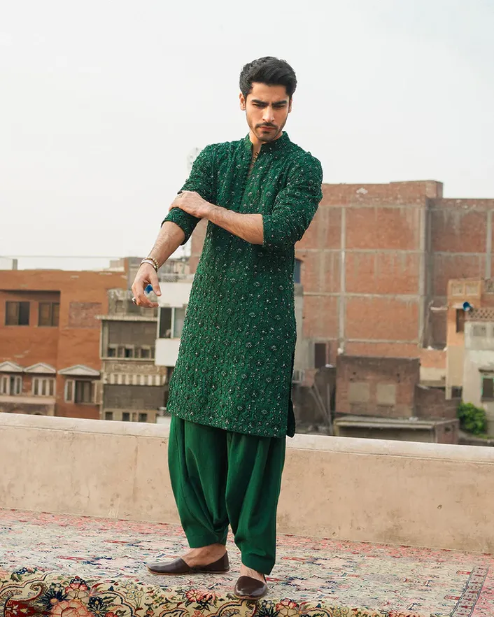 Best Pathani Suits: 6 Best Pathani Suits for Men in India for a Comfortable  Traditional Look - The Economic Times