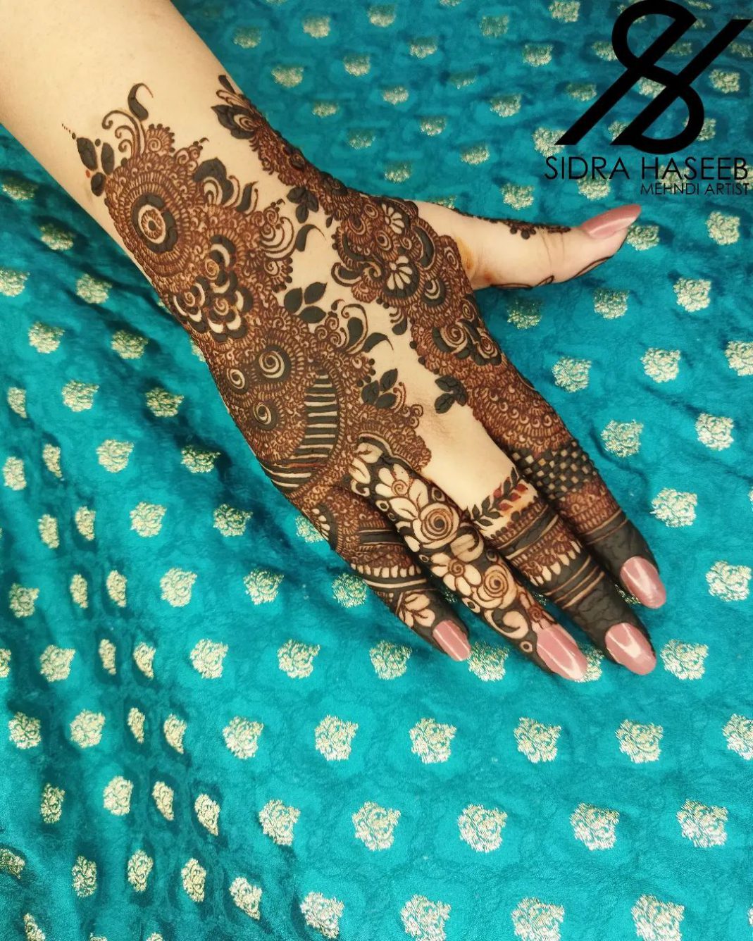 Back Hand Mehndi Designs for Indian Girls APK pour Android Télécharger