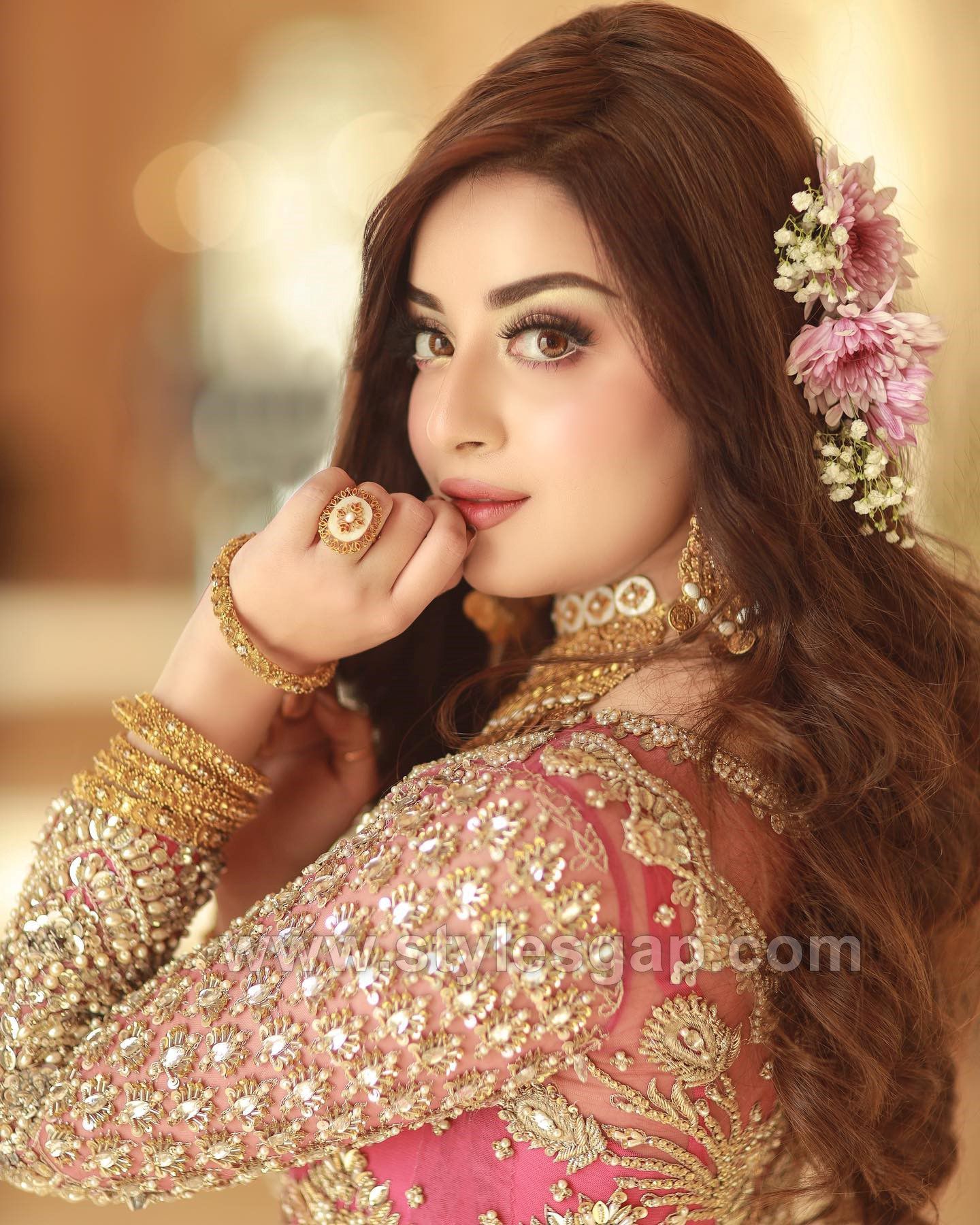 Beautiful Latest Eid Hairstyles Collection 2023-24 for Asian Women