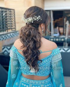 FANCY PONYTAIL WITH FLOWERS