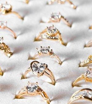Buy Custom Engagement Rings from GemPundit to Seal Your Promise of Love