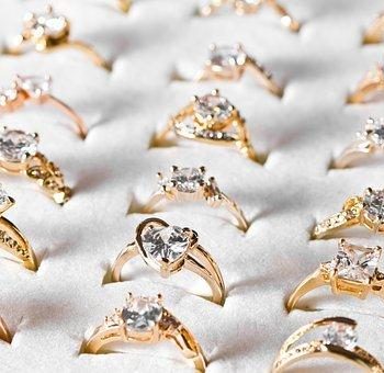 Buy Custom Engagement Rings from GemPundit to Seal Your Promise of Love