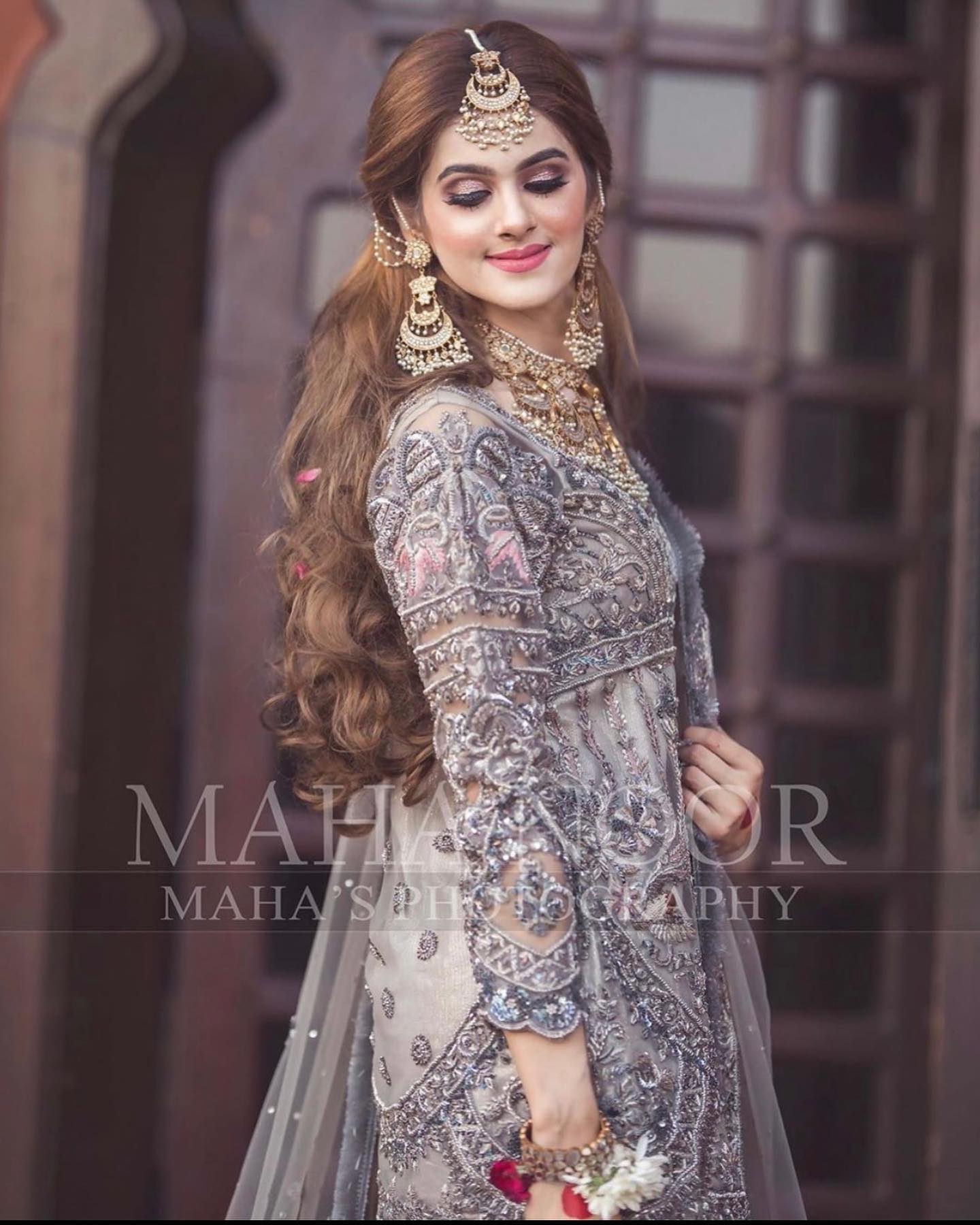 لاڈوں کی پلی” A FARSHI GHARARA with dainty floral 3d embroidery embellished  on ethereally soft color lamè net fabric, a perfect balance… | Instagram