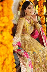 mustard and yellow color mehndi outfit