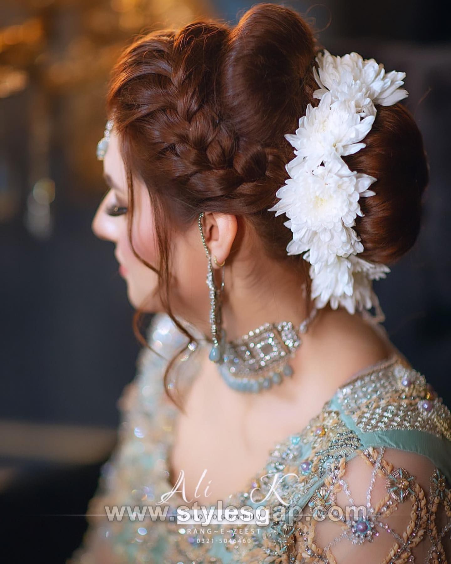 24 Best Hairstyles For Brides With Round Faces