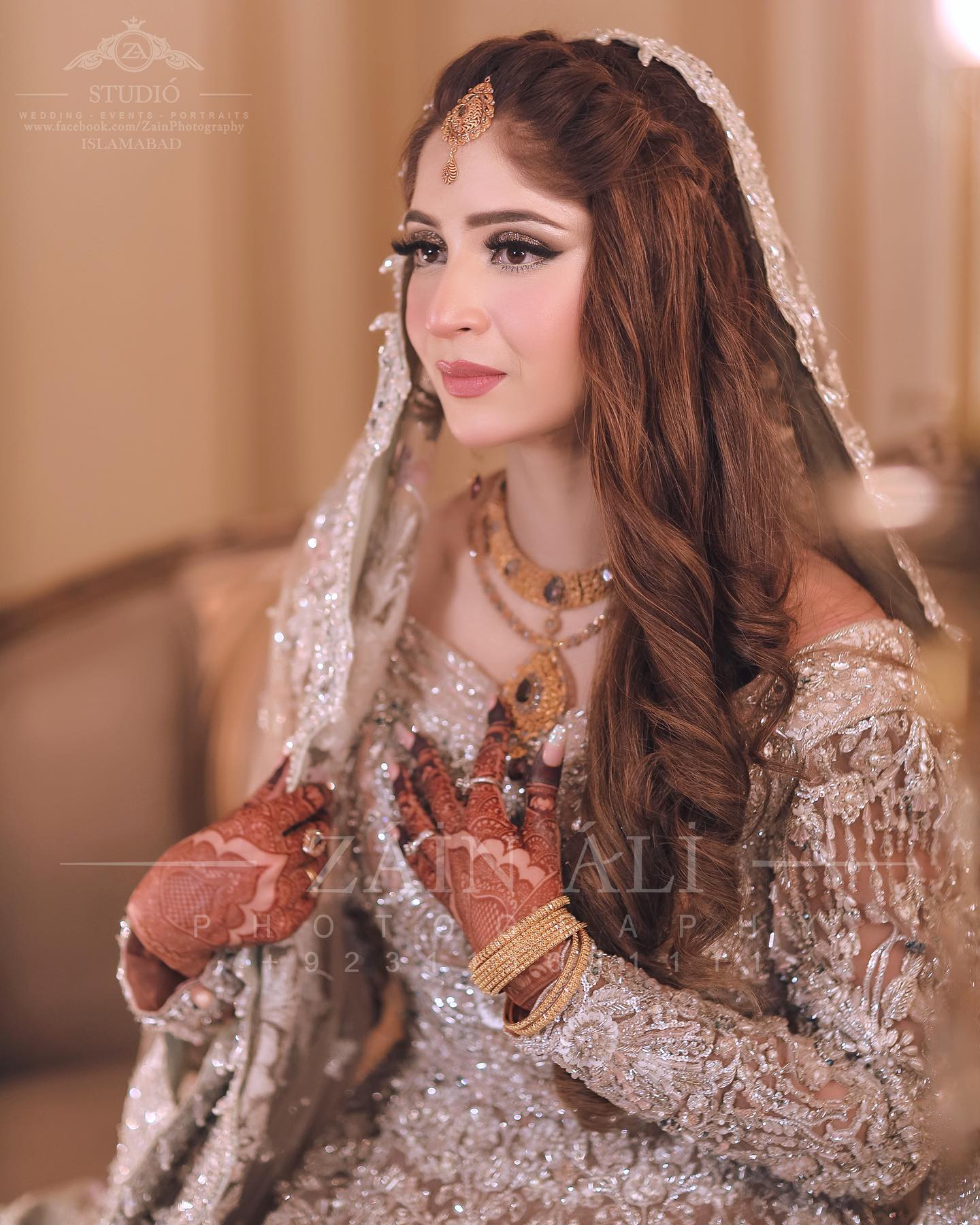 Stunning Pakistani Wedding Hairstyles and Bridal Makeup