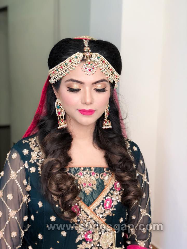 Rich Lady Traditional Hair Style Design Matha Patti For Wedding Gold  Finishing with Pearl and Stone For Women & Girls : Amazon.in: Fashion