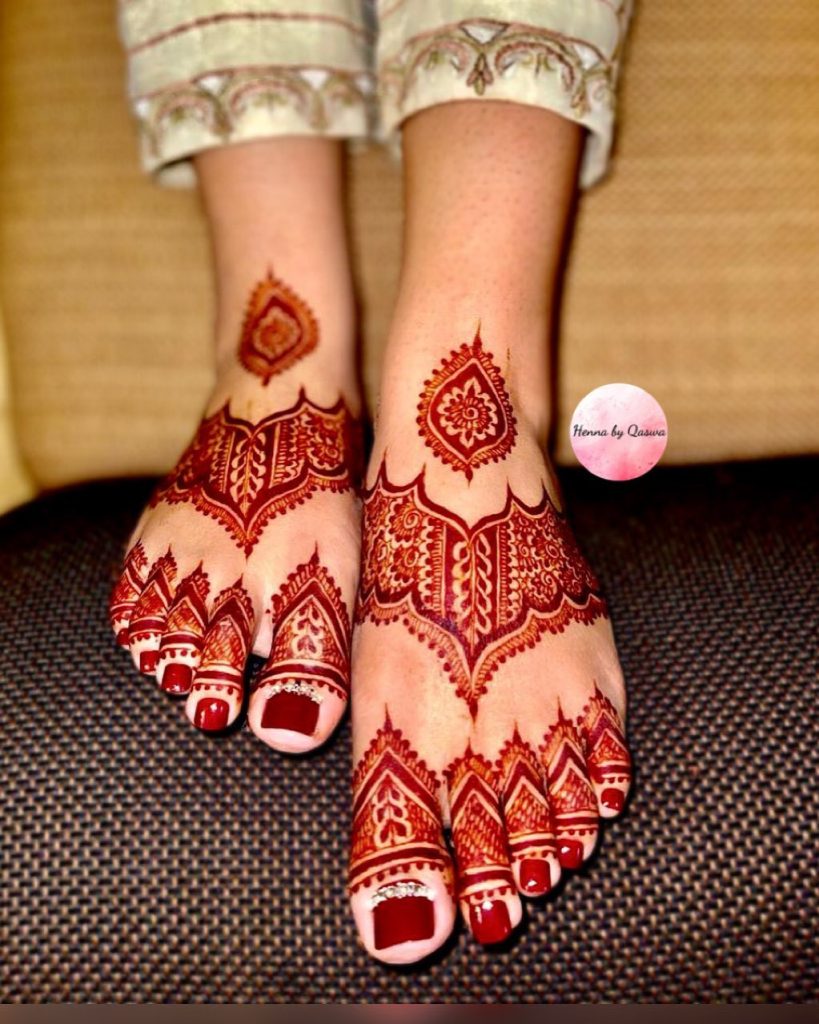 Stylish Mehndi Designs for Feet (5)